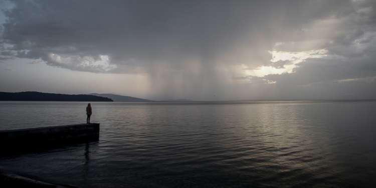 Η καταιγίδα σμπαράλιασε τις πτήσεις και κατάστρεψε περιουσίες - Ίδιο σκηνικό και την Τετάρτη