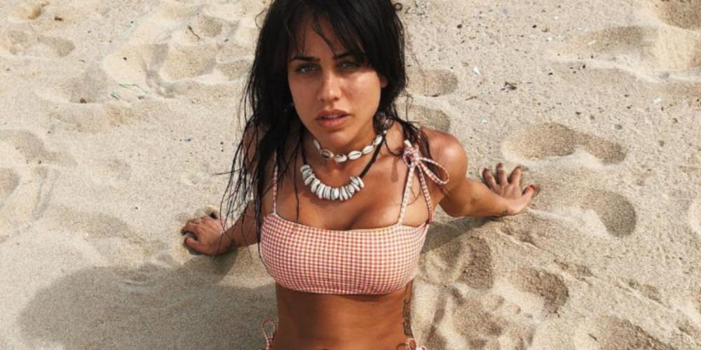 Η Κόνι Μεταξά κάνει μπάνιο τόπλες [εικόνα]