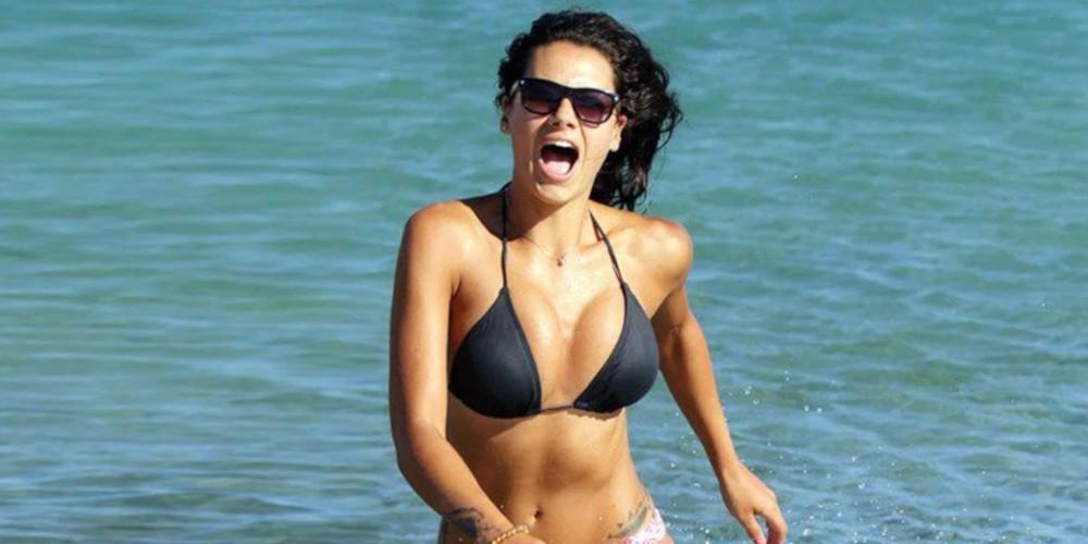 Η Μαριάννα Καλέργη κολάζει με το βίντεο της στην πισίνα και στη ντουζιέρα