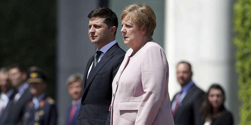 Μέρκελ: Είμαι πολύ καλά, να πίνετε πολύ νερό και λίγο καφές τις ζεστές ημέρες