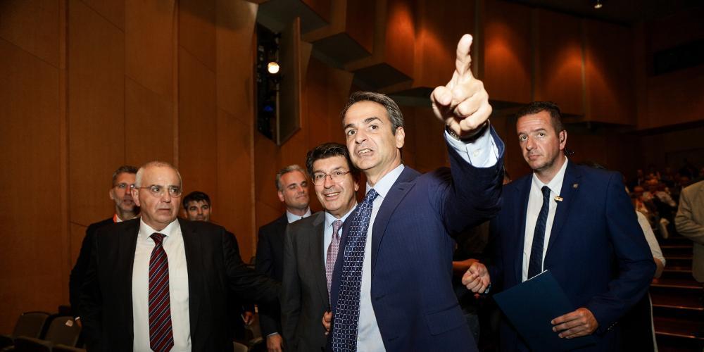 Μήνυμα Μητσοτάκη στον ΣΕΒ: Να είστε δίπλα στους εργαζόμενους