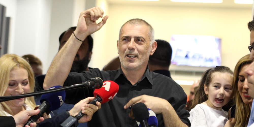 Νέο «ναι» από τους Πειραιώτες στον Μώραλη για δεύτερη θητεία