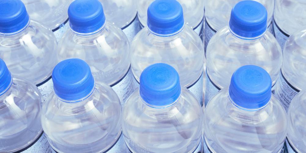 Προσοχή: Ποιες συσκευασίες δεν μπορούμε να χρησιμοποιήσουμε ξανά – Τι γίνεται με τα βάζα μαρμελάδας και τα τάπερ παγωτού