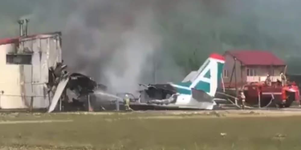 Τραγωδία: Δύο νεκροί και 19 τραυματίες από αεροπορικό δυστύχημα στη Ρωσία [βίντεο]
