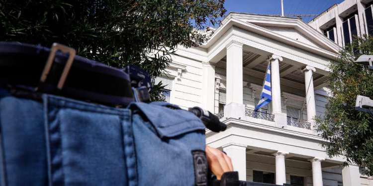 Σκληρή απάντηση ΥΠΕΞ σε Τουρκία: Οξύμωρο να δίνει μαθήματα νομιμότητας ο κατεξοχήν παραβάτης