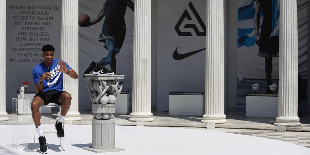 Ασταμάτητος ο Αντετοκούνμπο: Κορυφαίος άνδρας αθλητής στις ΗΠΑ [εικόνες & βίντεο]