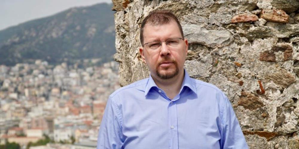 Απίστευτο: Πρώην χρυσαυγίτης ανακοίνωση την αποχώρησή του μέσω αντιφασιστικών σάιτ