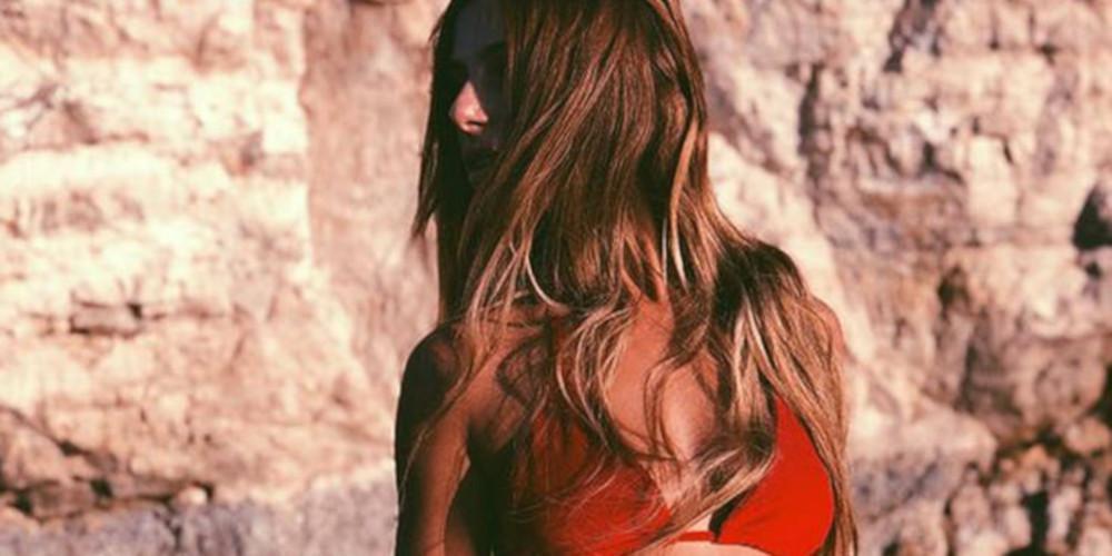 Η Ελευθερία Ελευθερίου σε άλλη μια καυτή πόζα με μπικίνι [εικόνες]