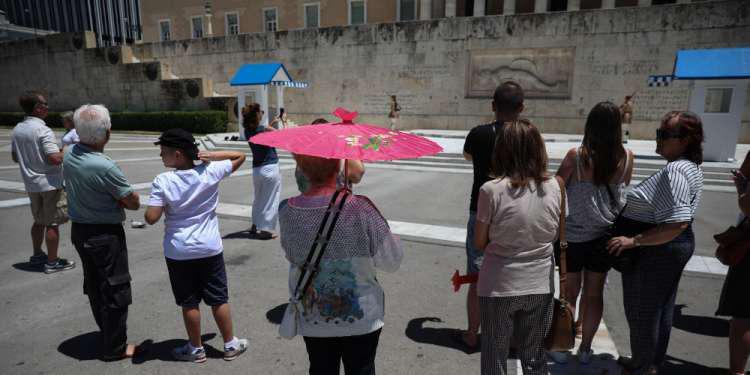 Καιρός: Μίνι «καύσωνας» το Πάσχα - Θα φτάσει τους 37 βαθμούς η θερμοκρασία