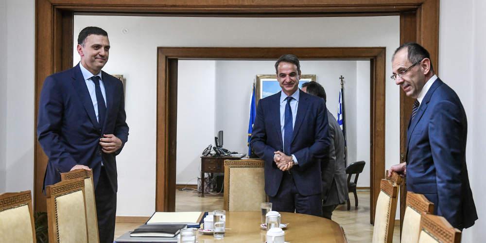 Κορωνοϊός: Σύσκεψη Μητσοτάκη-Κικίλια για τη «θωράκιση» της χώρας - Το σχέδιο δράσης