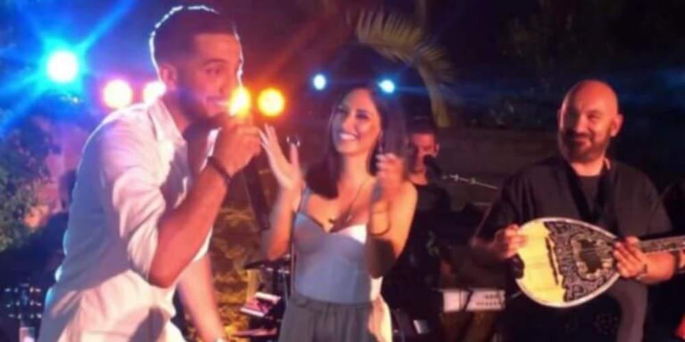 Χαμός: Ο Μανωλάς τραγουδάει Ζευγαρά και γιορτάζει την μεταγραφή του [βίντεο]