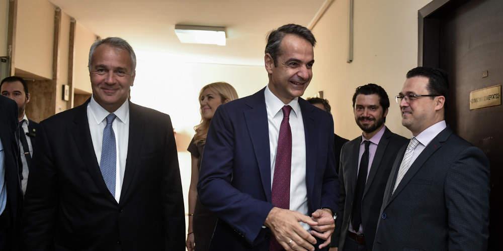 «Αυτοψία» Μητσοτάκη στο υπουργείο Αγροτικής Ανάπτυξης