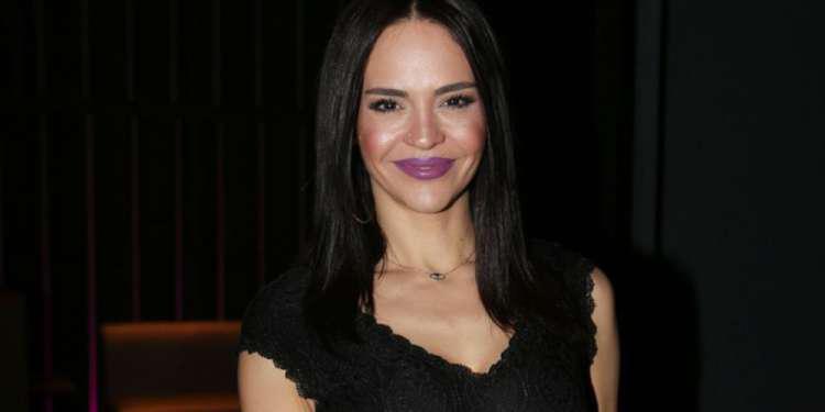 Η Νικολέττα Καρρά ανέβασε φωτογραφία από τον γάμο της και μιλάει για το διαζύγιο της