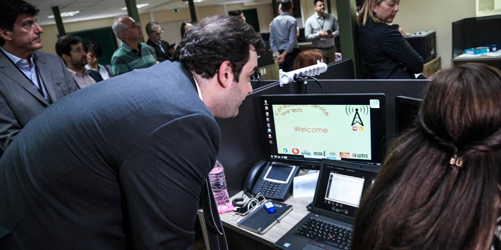 Ειδοποιήσεις-SOS στα κινητά μας από τον Αύγουστο – Δοκιμάστηκε το 112