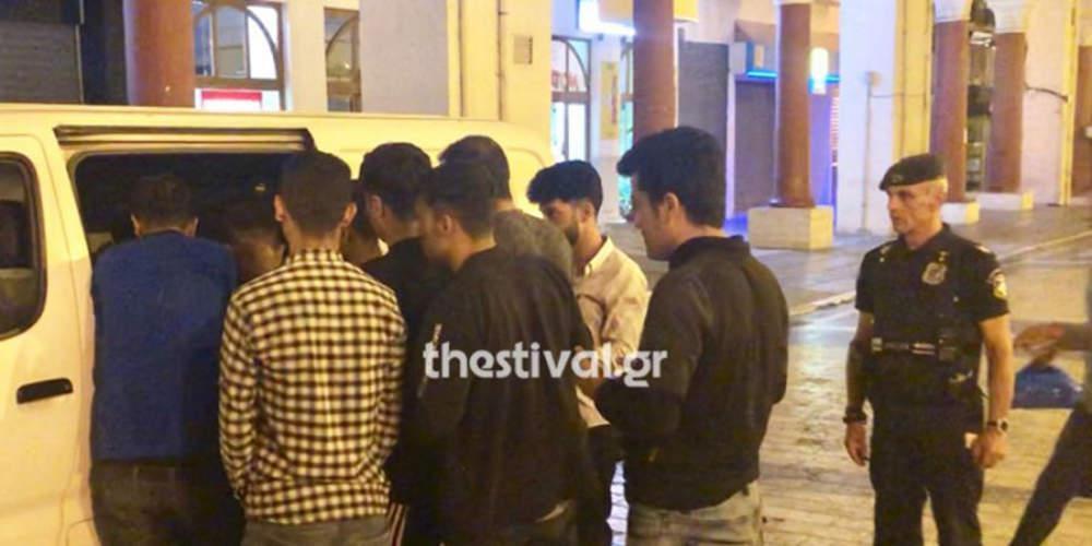 Πρόσφυγες πήγαν ομαδικά στο ΑΤ Λευκού Πύργου και ζήτησαν… να συλληφθούν!