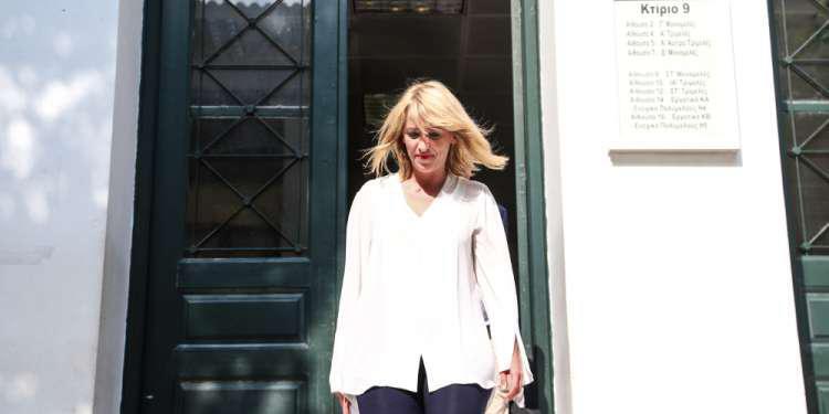 Μάνδρα: Στο εδώλιο η Ρένα Δούρου