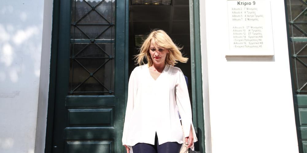 Μάνδρα: Στο εδώλιο η Ρένα Δούρου