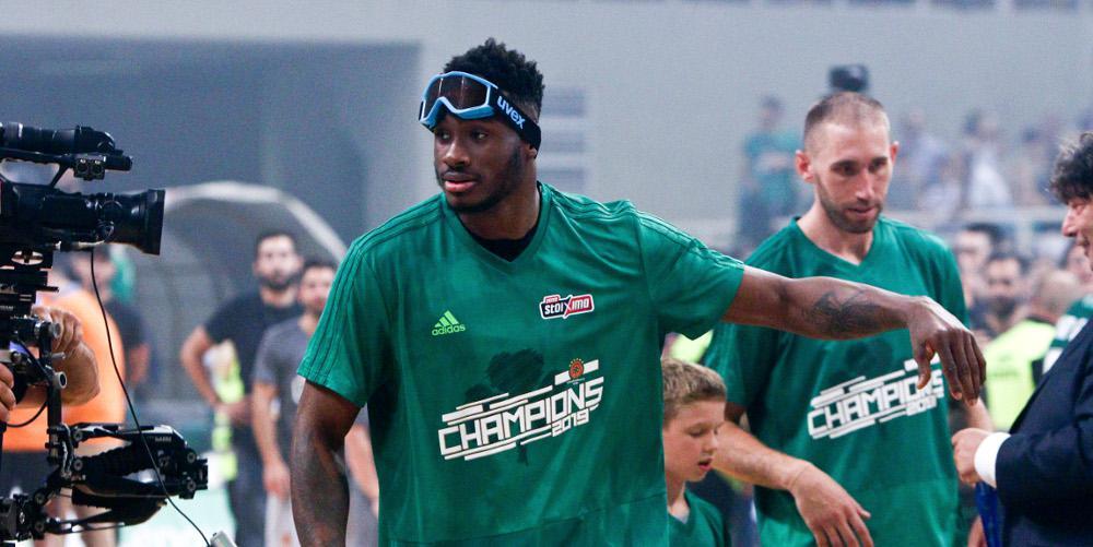 Υπογράφει συμβόλαιο με τους Μπακς ο Θανάσης Αντετοκούνμπο