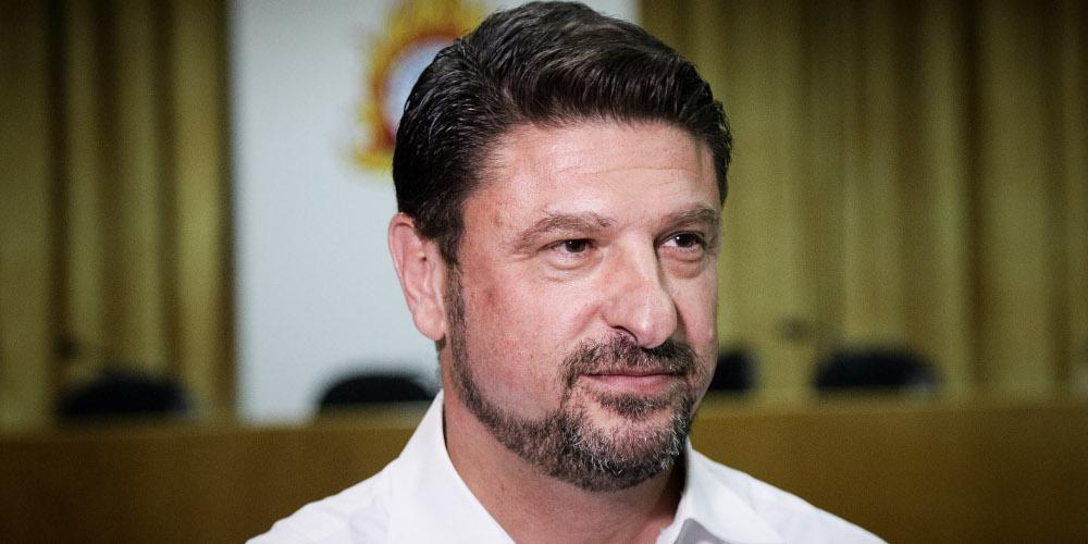 Νίκος Χαρδαλιάς: Η απίστευτη ομοιότητα με τις κόρες του!