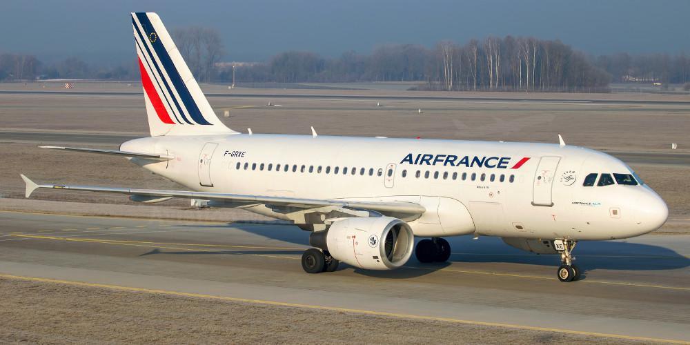 Κορωναϊός: Επί γαλλικού εδάφους οι Ευρωπαίοι πολίτες που είχαν εγκλωβιστεί στη Κίνα - Και Έλληνας ανάμεσά τους