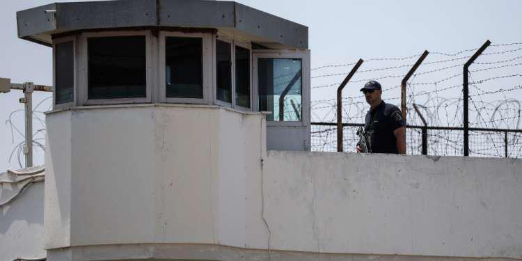 Ναρκωτικά και κινητά τηλέφωνα εντοπίστηκαν στις φυλακές Κορυδαλλού