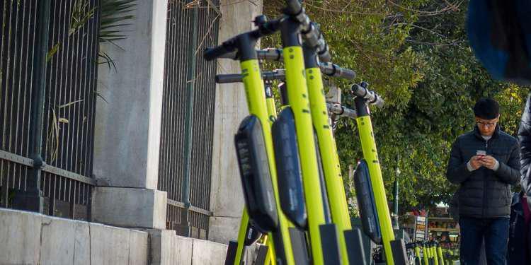 Ελεύθερη η μετακίνηση των ηλεκτρικών πατινιών... μέχρι νεωτέρας