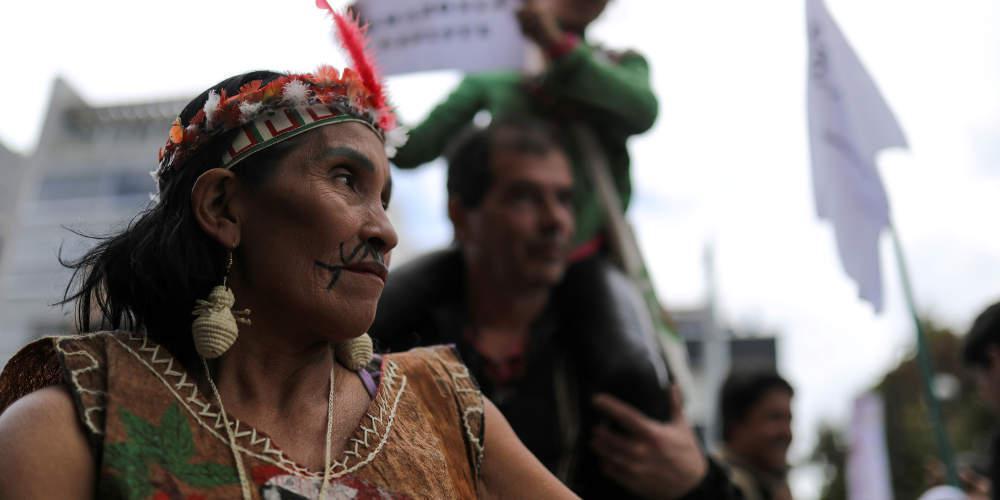 «Βέλη» Ινδιάνων κατά Μπολσονάρου: Θέλει να μας αποτελειώσει, πρέπει να τον ξεφορτωθούμε