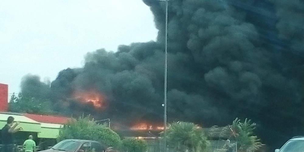 Πυρκαγιά στη Θεσσαλονίκη επί της Εθνικής Οδού κοντά στο αεροδρόμιο [εικόνα]