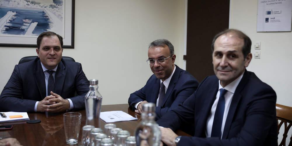 Ουρές τέλος: Έρχεται η ψηφιακή σύνδεση της ΑΑΔΕ με υπηρεσίες του Δημοσίου