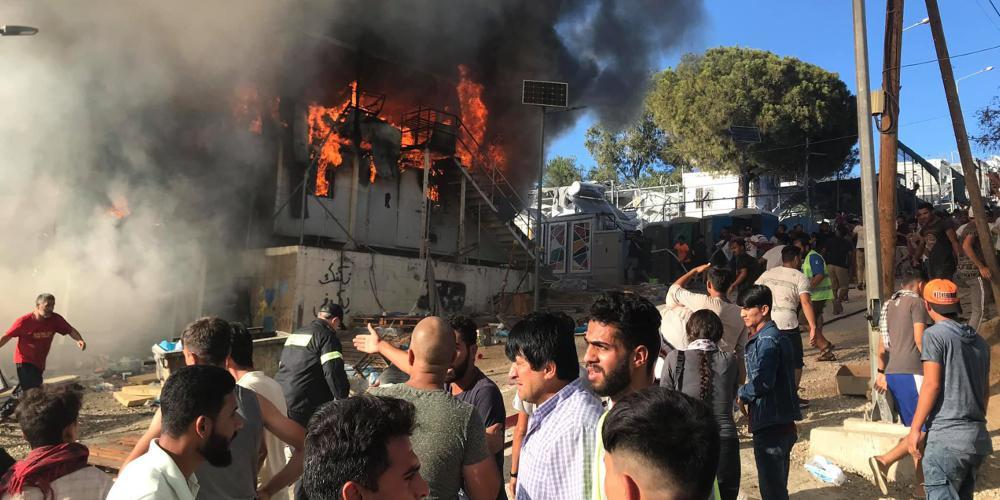 Τραγωδία στη Μόρια: Το DNA στην κουβέρτα θα δείξει αν κάηκε και βρέφος