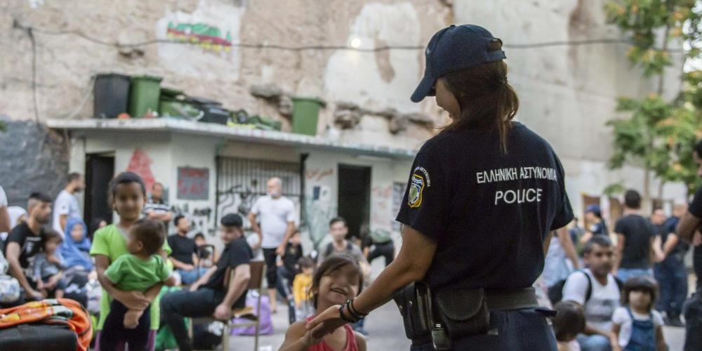 Στη Λέρο η FAZ: Ποιο ωφελούνται από τις προσφυγικές ροές στην Ελλάδα