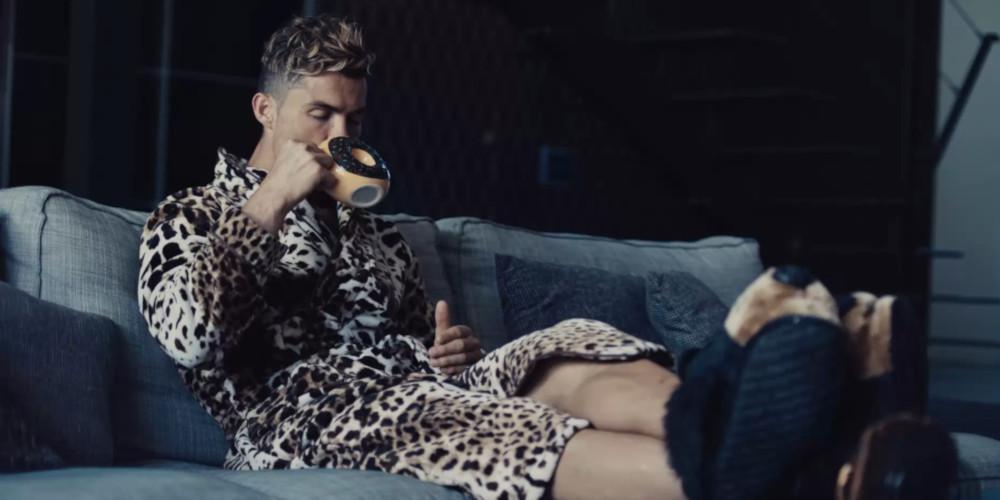 Ο Κριστιάνο Ρονάλντο είναι ο ορισμός του κιτς στη διαφήμιση για το νέο του άρωμα