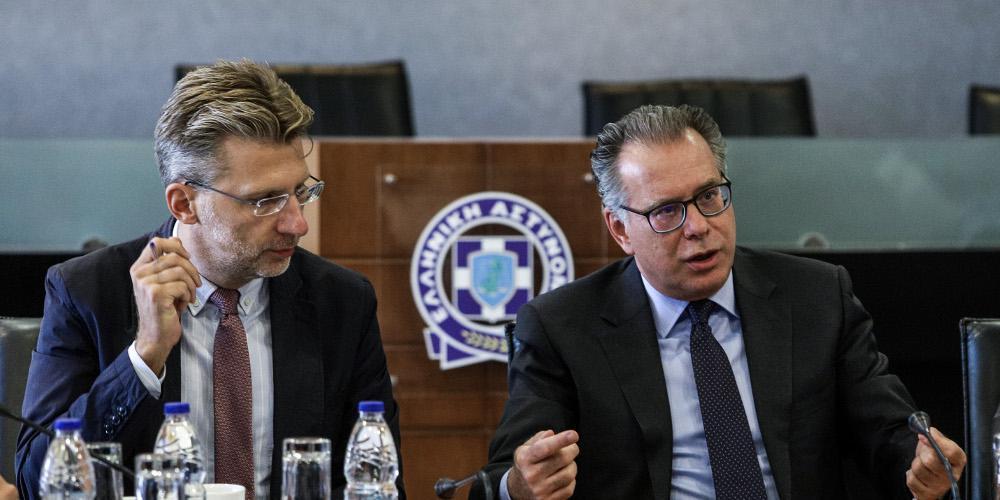 Κεντρικό σχέδιο για το προσφυγικό - Τι αποφασίστηκε στη διυπουργική σύσκεψη