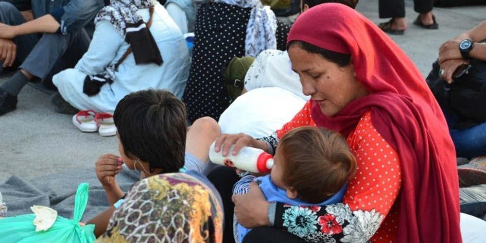 Κλειστός ο παράδρομος της Εθνικής στη Μαλακάσα λόγω συγκέντρωσης μεταναστών