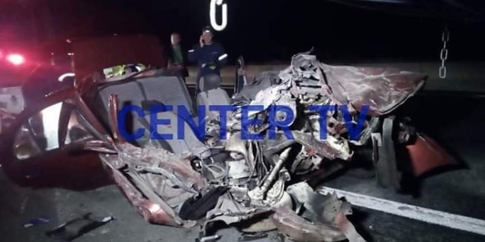 Σοβαρό τροχαίο στην Χρυσούπολη με ΙΧ και φορτηγό – Εγκλωβίστηκαν επιβάτες