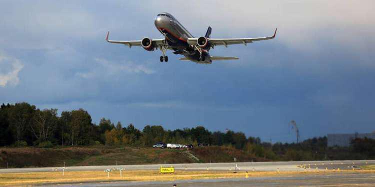 Επιστρέφει στην Αθήνα αεροπλάνο λόγω ισχυρών ανέμων