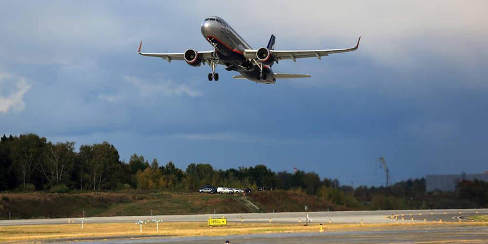 Επιστρέφει στην Αθήνα αεροπλάνο λόγω ισχυρών ανέμων