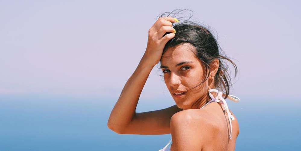«Survivor 4»: Τα χάδια του Νίκου Μπάρτζη στην Άννα Μαρία Βέλλη και το unfollow!