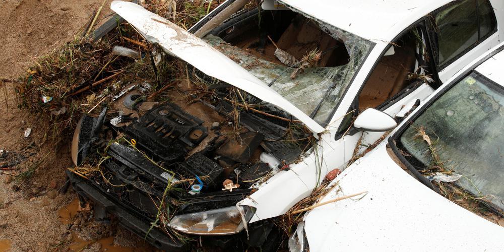Ένας νεκρός και δύο αγνοούμενοι από τις σφοδρές βροχοπτώσεις στην Καταλονία