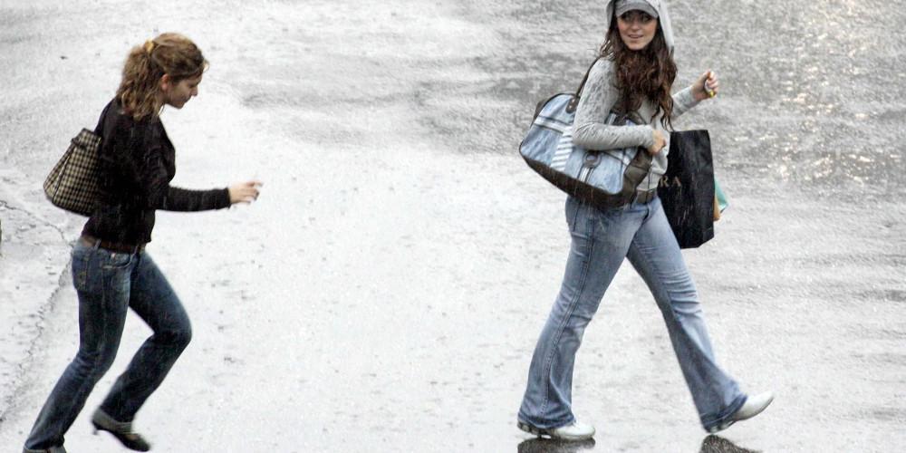 Πρόγνωση καιρού: Βροχές και καταιγίδες έρχονται την Παρασκευή