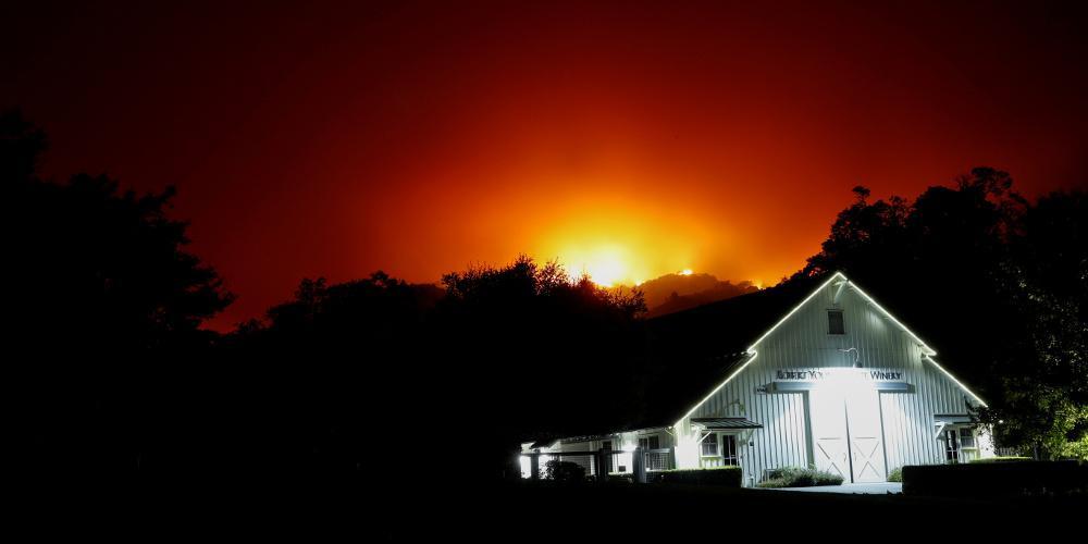 Πύρινος εφιάλτης στη Καλιφόρνια - Δίνουν μεγάλη μάχη οι πυροσβέστες