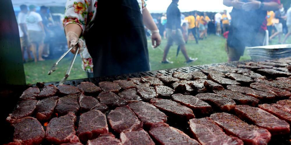 Τσικνοπέμπτη 2020: Γιατί τσικνίζουμε και ποια είναι τα έθιμα σε όλη την Ελλάδα