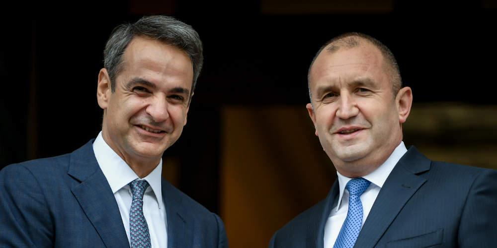 Για μεταναστευτικό, Βαλκάνια και Μέση Ανατολή συζήτησαν Μητσοτάκης-Ράντεφ