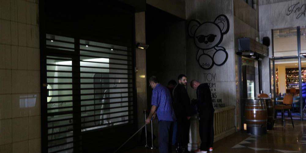 Συναγερμός τα ξημερώματα στο κέντρο της Αθήνας: Πυρκαγιά σε κλαμπ με 200 άτομα