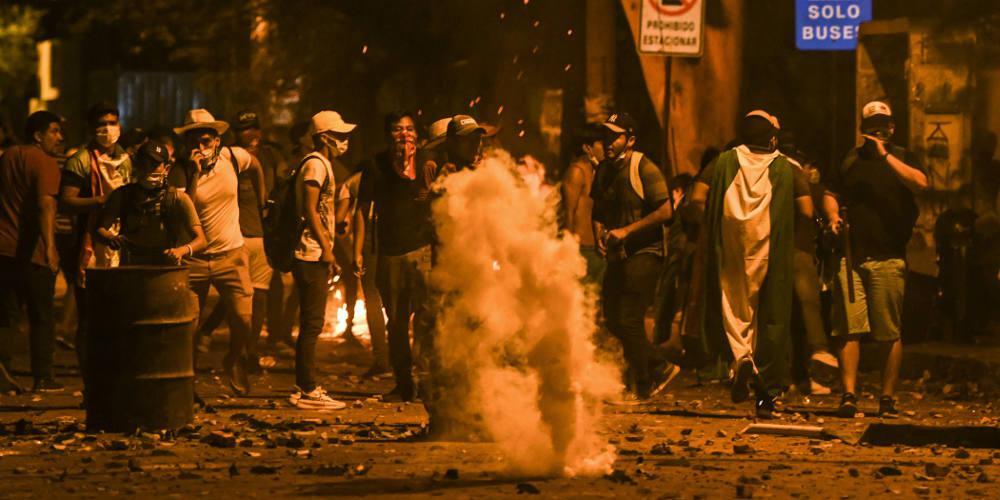 Χάος στη Βολιβία: Άγρια επεισόδια διαδηλωτών αστυνομίας για τις εκλογές