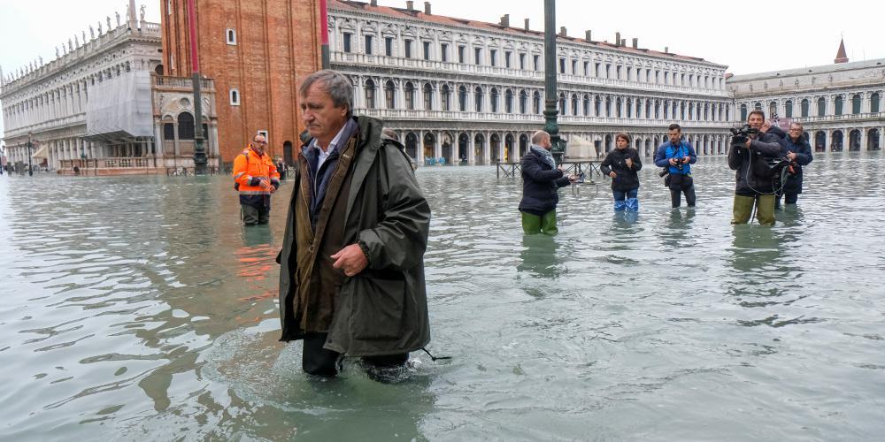 Βυθίζεται ξανά η Βενετία - Σφοδρές καταιγίδες πλήττουν την Ιταλία