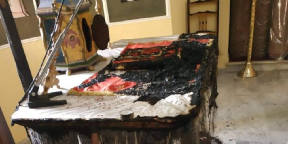 Πρωτοφανές: Πυρπόλησαν την Αγία Τράπεζα σε εκκλησία της Χίου [εικόνα]