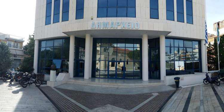 Η Δραματική Σχολή «Ιάκωβος Καμπανέλλης» του δήμου Αγίας Βαρβάρας σε… ρυθμούς «Μίχου»