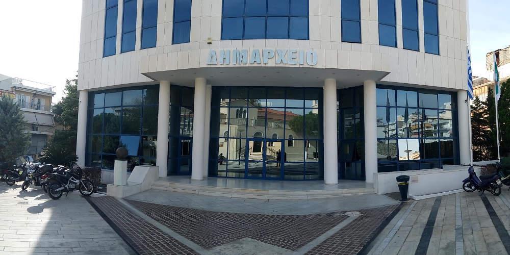 Η Δραματική Σχολή «Ιάκωβος Καμπανέλλης» του δήμου Αγίας Βαρβάρας σε… ρυθμούς «Μίχου»