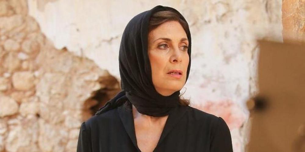 Άγριες Μέλισσες: Καταρρέει η Μυρσίνη – Θα εκδηλωθεί ή θα κινηθεί στο σκοτάδι